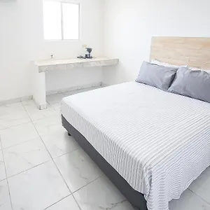 Oyo Plaza Torres, Hotel
