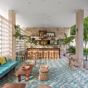 **** Hotel Tiki Tiki Mexico